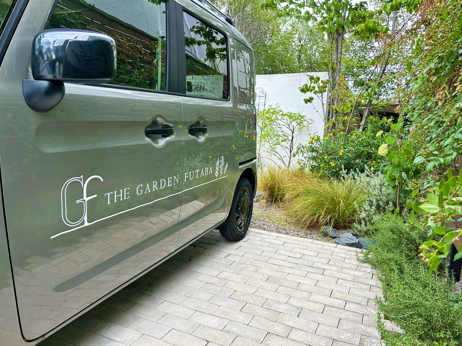 THE GARDEN FUTABA(株式会社 双葉)様のカーサインの写真です。